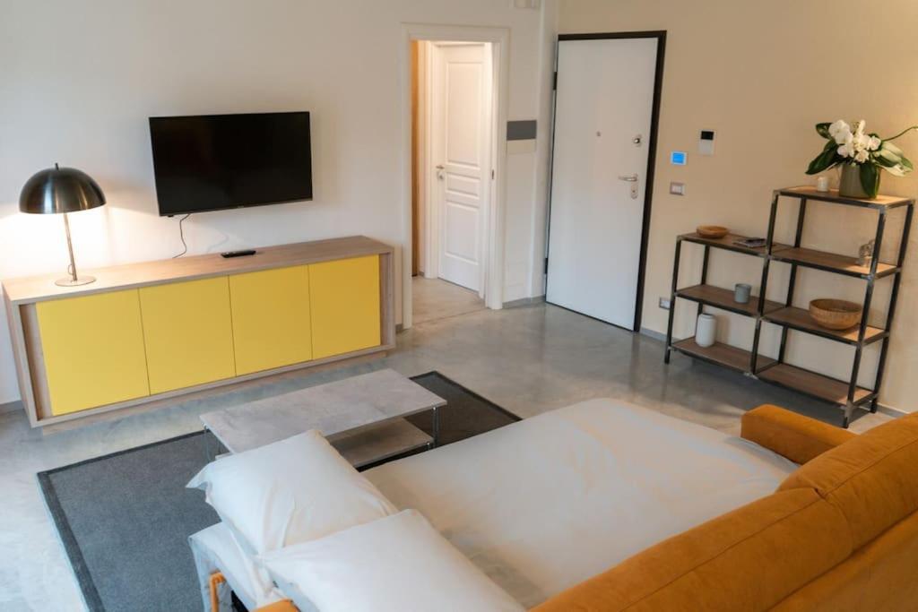 Centro Storico Recinto Dei Nobili 4-Private Parking Apartment Asti Exterior photo